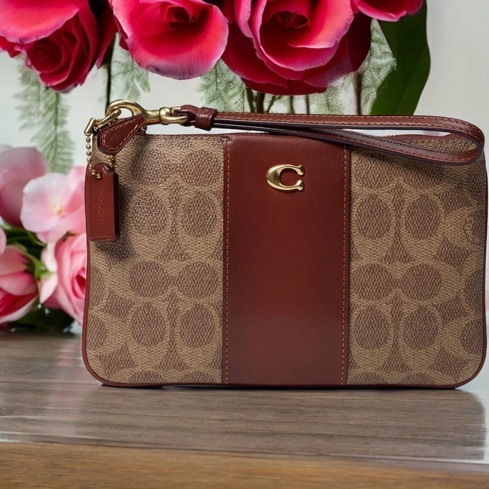 - Coach Womens Coated Canvas Signature Small Wristlet (new) - Picture 6 of 7
